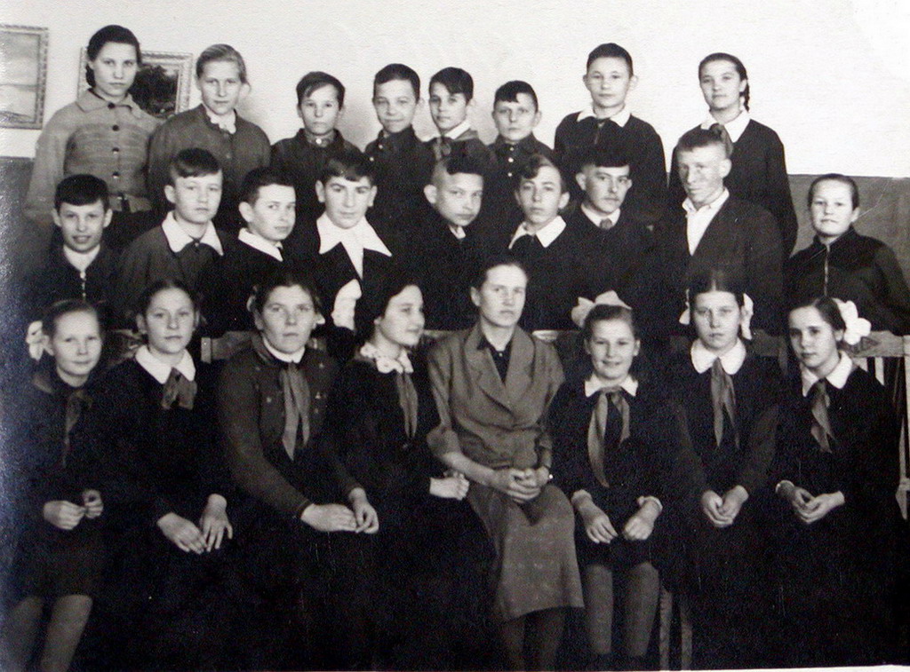 Первый выпуск школы №53 1961 г.
